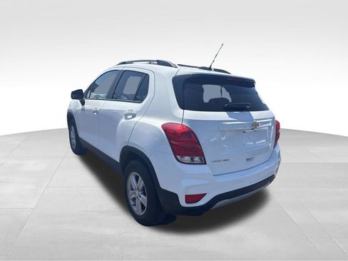 Used 2022 Chevrolet Trax LT w/ LT Convenience Package AWD/4WD image 5