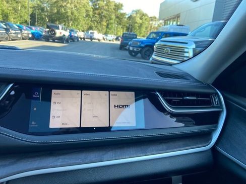 Used 2023 Jeep Grand Cherokee 30th Anniversary image 20