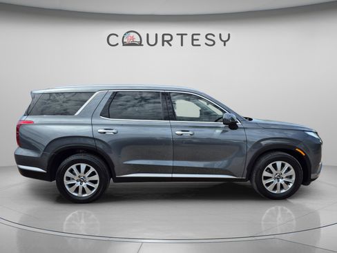 Used 2024 Hyundai Palisade SEL FWD image 6