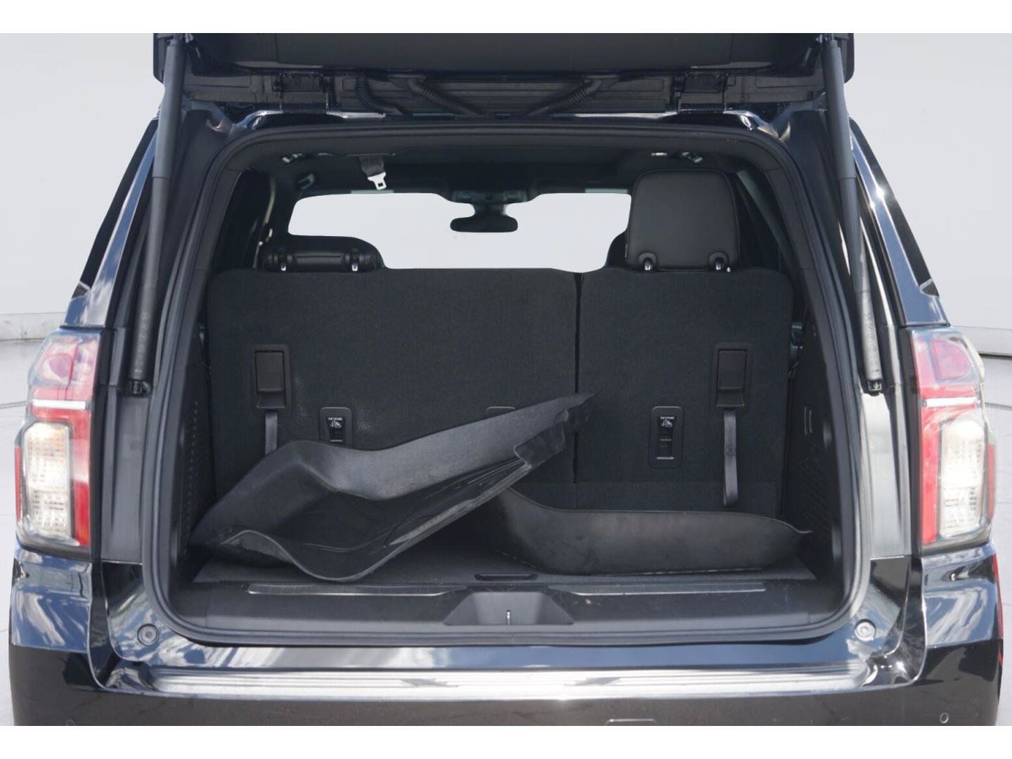 Used 2021 Chevrolet Tahoe RST AWD/4WD image 34