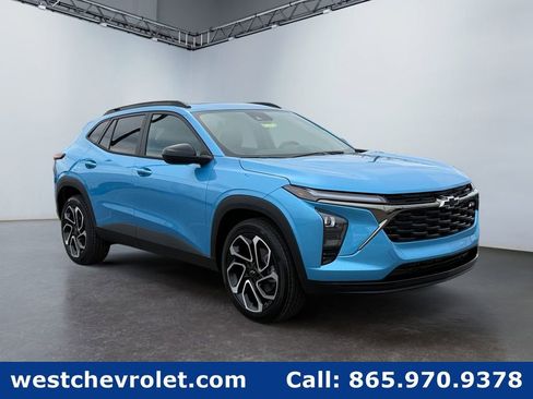 New 2026 Chevrolet Trax RS w/ Sunroof Package FWD image 1