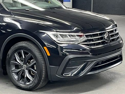 Used 2024 Volkswagen Tiguan SE w/ Panoramic Sunroof Package AWD/4WD image 42