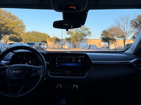 Used 2025 Chevrolet TrailBlazer LT image 33