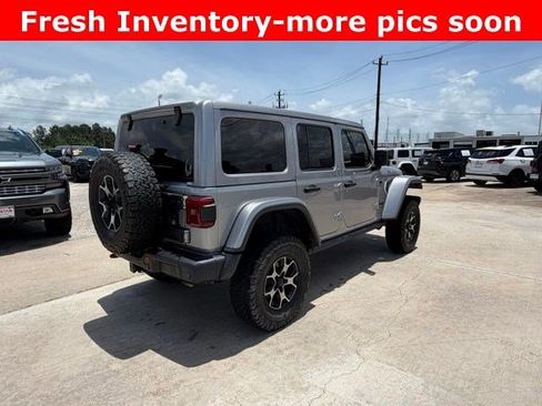 Used 2018 Jeep Wrangler Unlimited Rubicon AWD/4WD image 3