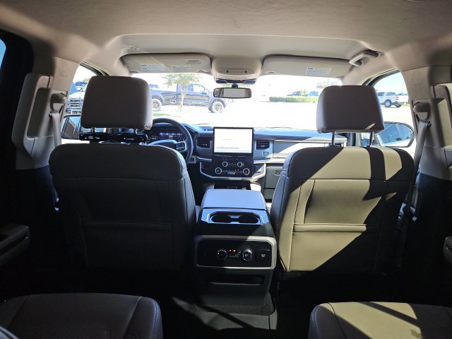 Used 2024 Ford Expedition XLT RWD image 8