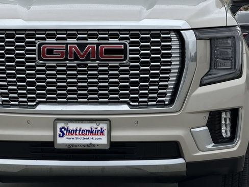 Used 2022 GMC Yukon Denali AWD/4WD image 8