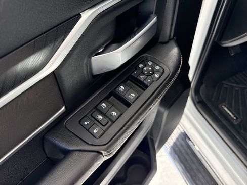 Used 2025 RAM 2500 Big Horn AWD/4WD image 14