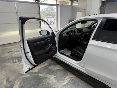 Used 2022 Honda Civic Sport Touring image 8