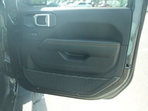 New 2026 Jeep Wrangler Unlimited Sahara AWD/4WD image 19