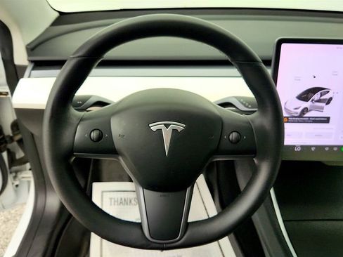 Used 2020 Tesla Model 3 Standard Range Plus RWD image 13