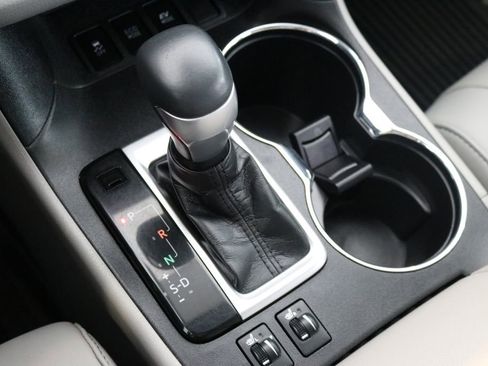 Used 2019 Toyota Highlander XLE image 53