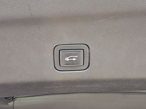 Used 2021 Chevrolet Tahoe RST w/ Luxury Package RWD image 17