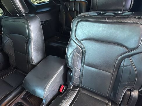 Certified 2017 Ford Explorer Platinum AWD/4WD image 23
