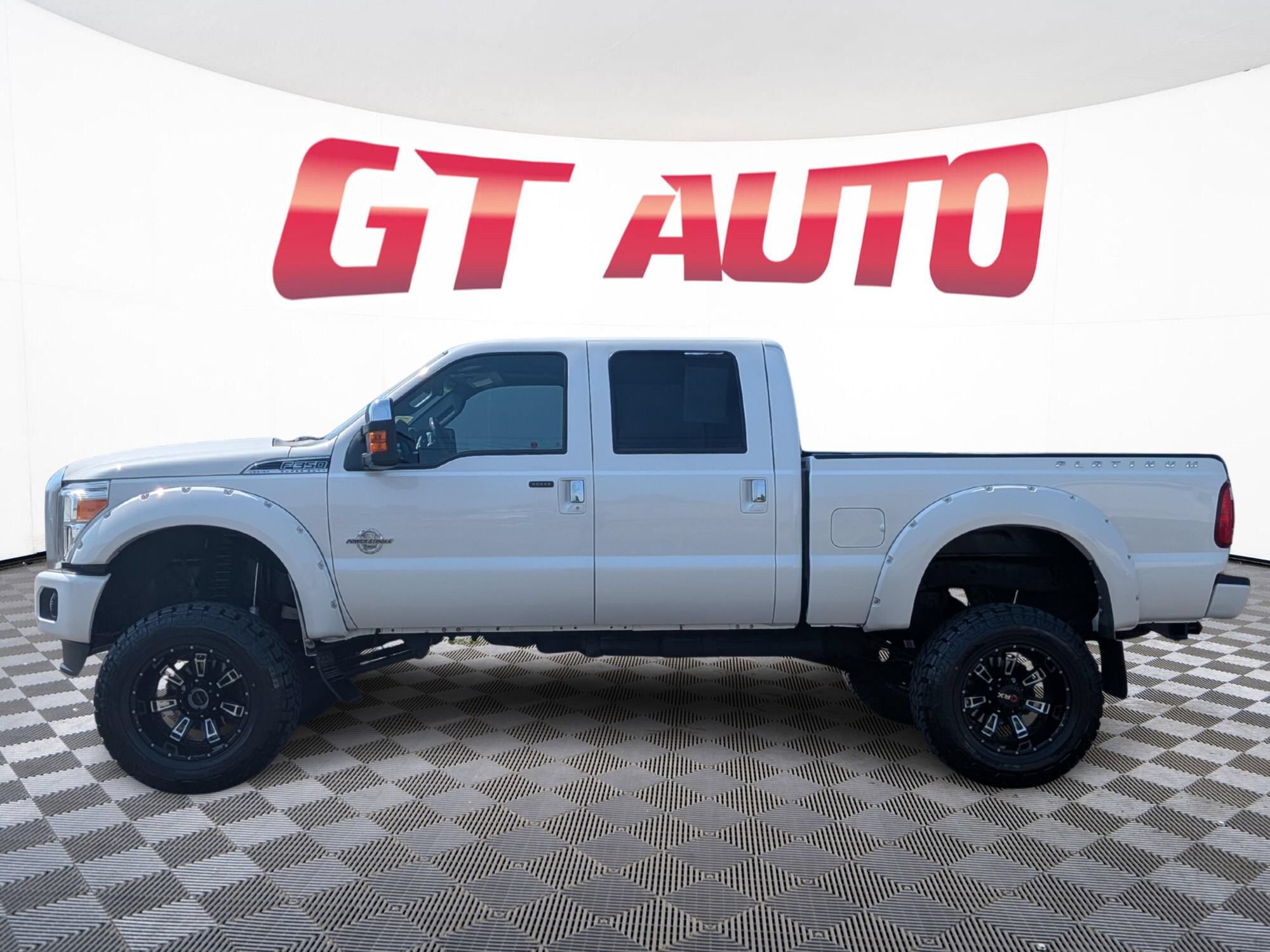 Used 2016 Ford F350 Platinum w/ Platinum Package AWD/4WD image 3