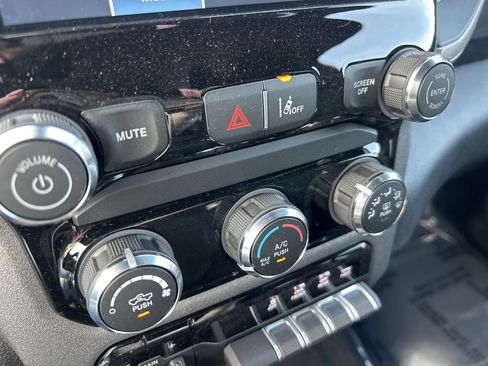 New 2026 RAM 1500 Express AWD/4WD image 19