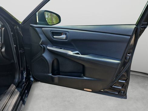 Used 2017 Toyota Camry SE FWD image 34