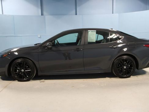 Used 2025 Toyota Camry SE image 27