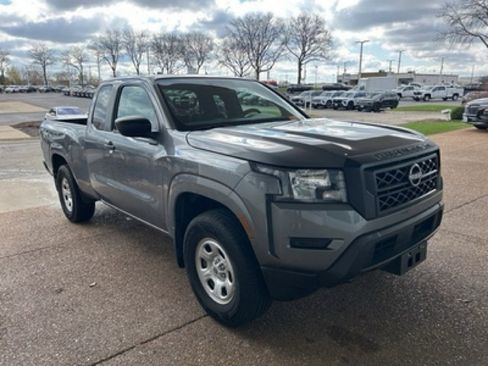 Used 2022 Nissan Frontier S w/ Technology Package AWD/4WD image 3
