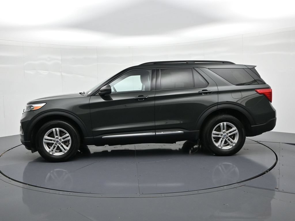 Used 2024 Ford Explorer XLT w/ Equipment Group 202A AWD/4WD image 9