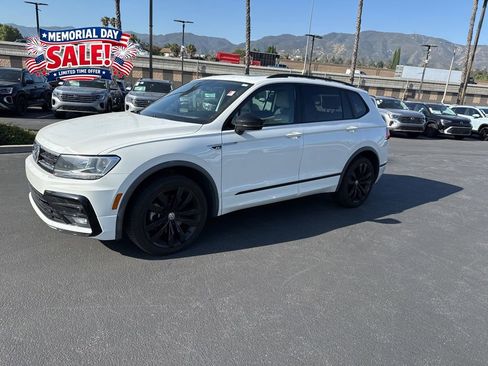 Used 2021 Volkswagen Tiguan SE R-Line AWD/4WD image 1