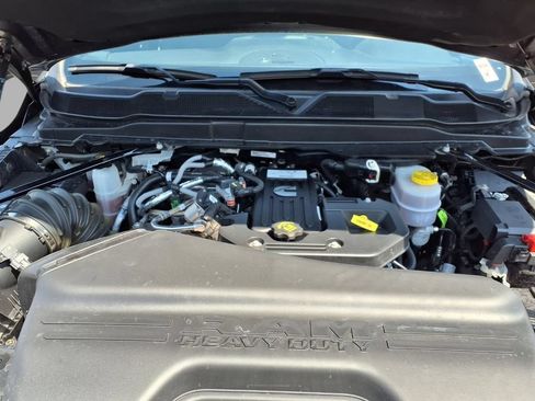 Used 2025 RAM 2500 Big Horn AWD/4WD image 3