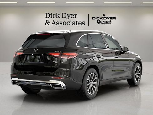 Used 2025 Mercedes-Benz GLC 300 GLC 300 image 7