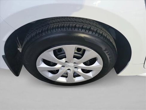 Used 2025 Toyota Corolla LE image 11