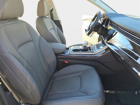 Certified 2025 Audi Q8 Premium Plus image 10