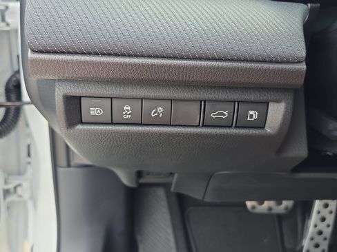 New 2026 Toyota Camry Hybrid w/ Multimedia Upgrade Package FWD image 22