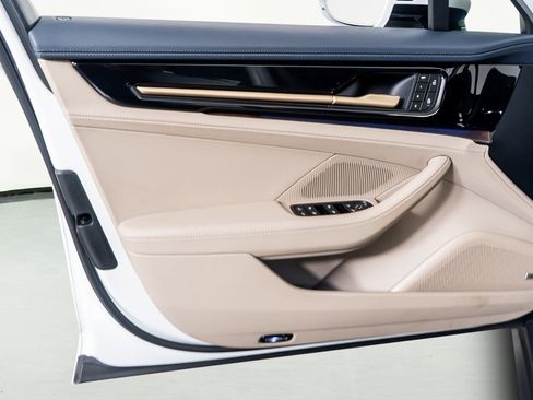 Used 2024 Porsche Panamera 4 w/ Premium Package image 48