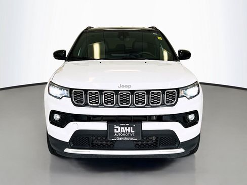 Used 2024 Jeep Compass Limited AWD/4WD image 3