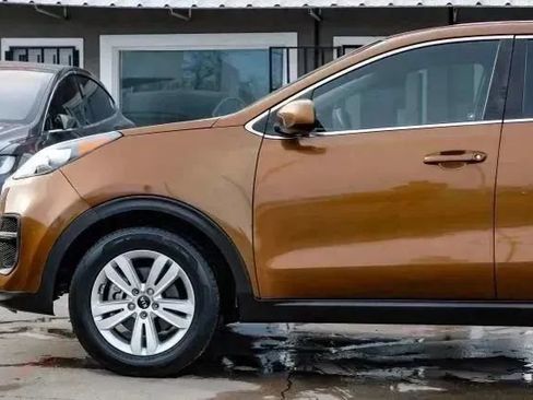 Used 2019 Kia Sportage LX FWD image 16
