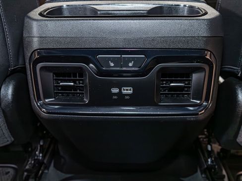 Used 2025 GMC Sierra 1500 AT4 w/ Technology Package image 25