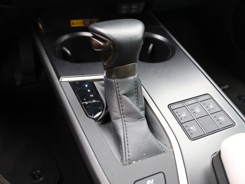 Used 2024 Lexus UX 250h FWD w/ Premium Package image 24