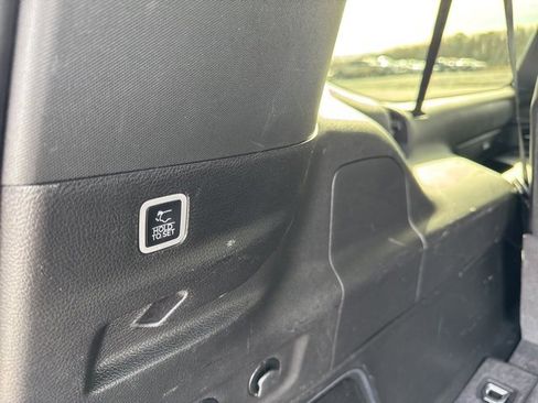 Used 2024 Jeep Wagoneer L Series III w/ Flexible Seating Group image 9