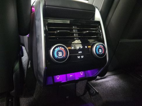 New 2025 Land Rover Range Rover SE image 24