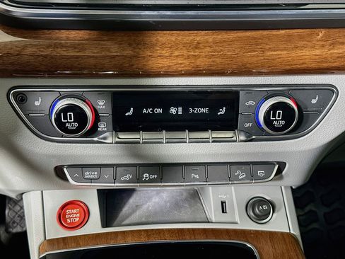 Used 2022 Audi Q5 e Premium AWD/4WD image 23