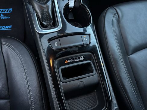 Used 2018 Chevrolet Cruze Premier image 36