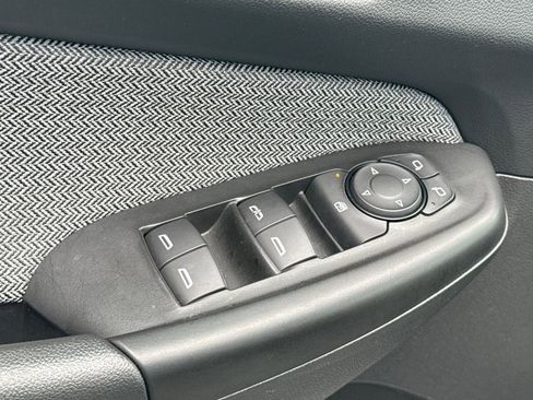 Used 2025 Chevrolet TrailBlazer LT FWD image 13