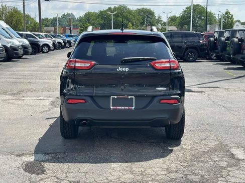 Used 2016 Jeep Cherokee Latitude FWD image 5