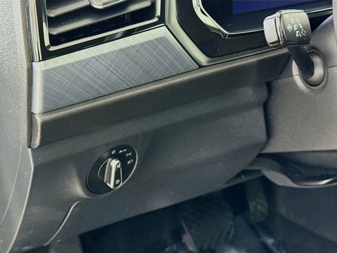 Certified 2022 Volkswagen Jetta SE FWD image 13