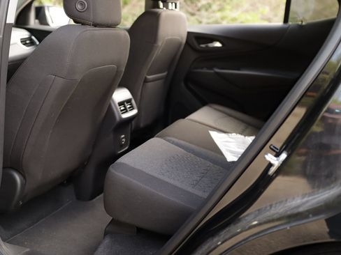 Used 2024 Chevrolet Equinox LT FWD image 23