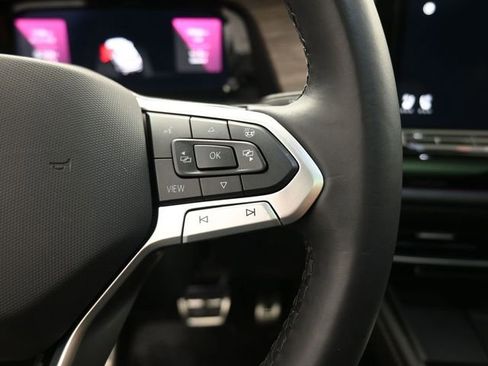 Used 2024 Volkswagen Atlas SEL Premium R-Line image 28