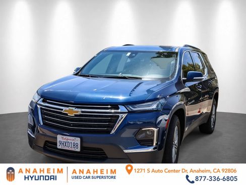 Used 2023 Chevrolet Traverse LT FWD image 1