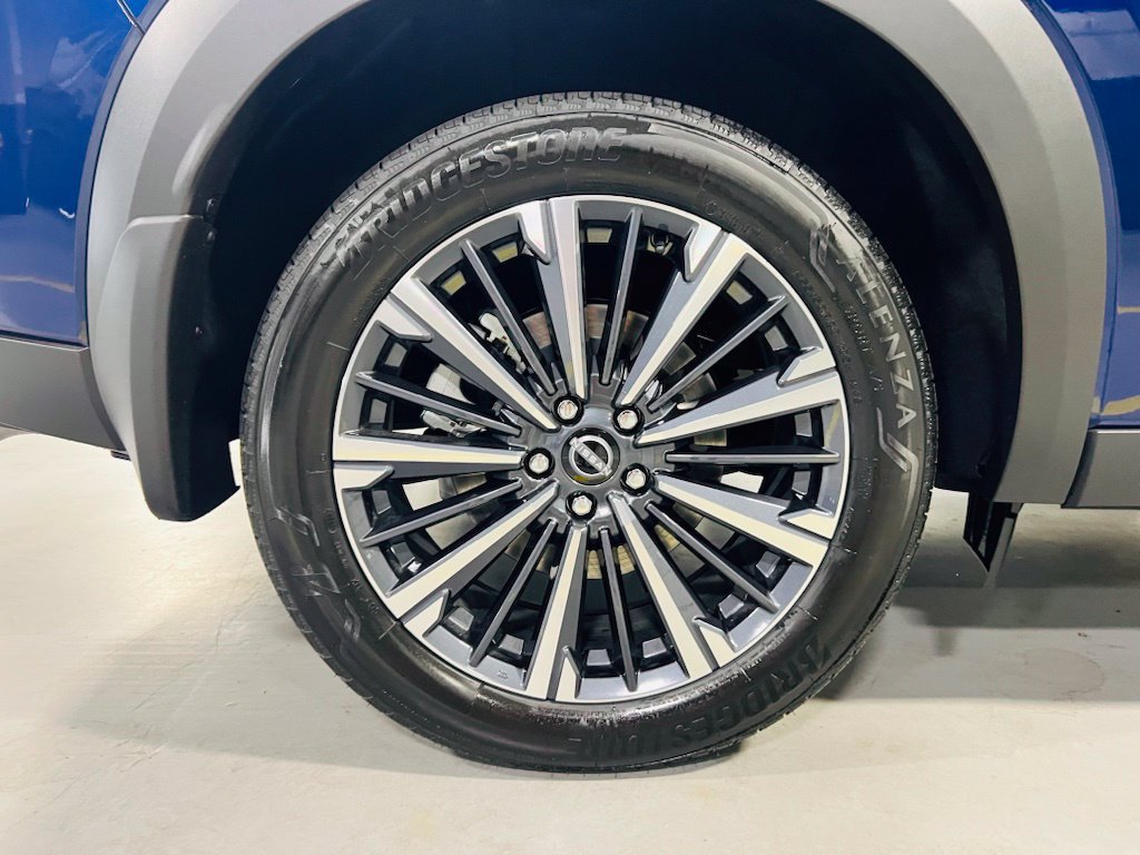 New 2026 Nissan Pathfinder Platinum FWD image 13