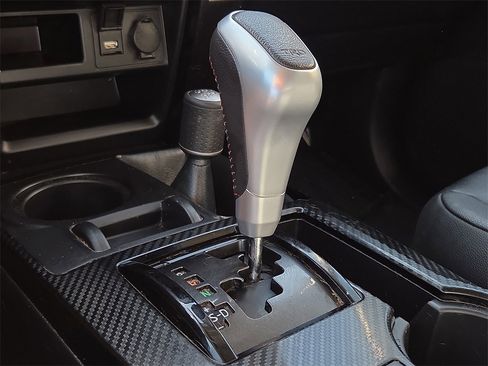 Certified 2024 Toyota 4Runner TRD Off-Road Premium image 25