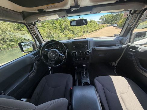 Used 2018 Jeep Wrangler Unlimited Sport S AWD/4WD image 10