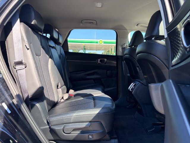 Certified 2025 Kia Sorento S AWD/4WD image 21