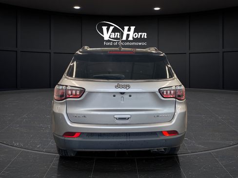 Used 2022 Jeep Compass Limited w/ Sun and Sound Group AWD/4WD image 6