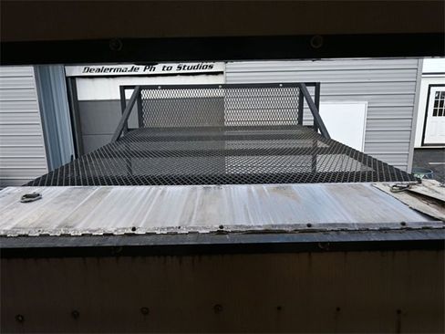 Used 2016 Chevrolet Express 3500 image 22